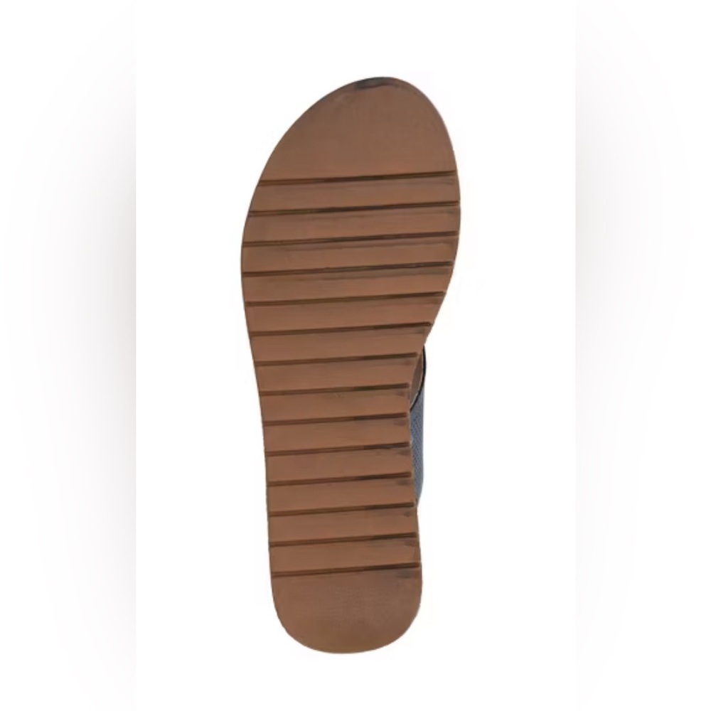 Gray and Brown Wedge Sandals with T-Strap Design - Picture 4 of 10